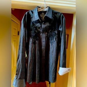 Men’s ROAR embroidered dress shirt.  Black pinstripes and tailored cut.  Size XL